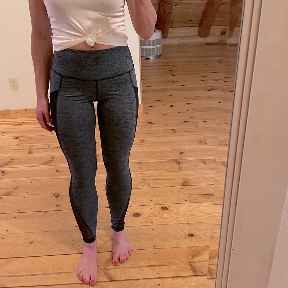 Mesh panel legging